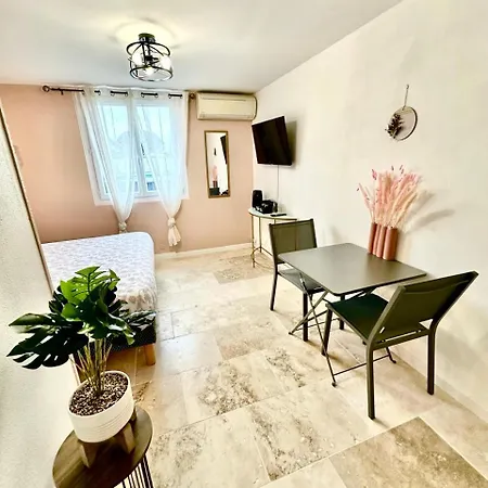 La D'ambre Bed & Breakfast Saint-Laurent-d'Aigouze
